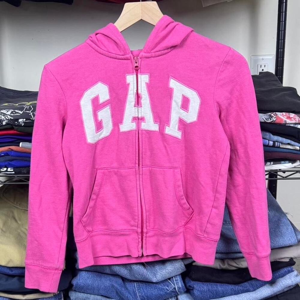 Pink vintage early 2000s style